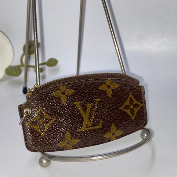 Louis Vuitton Brown and Gold Monogram Key Pouch - Picture 2 of 11